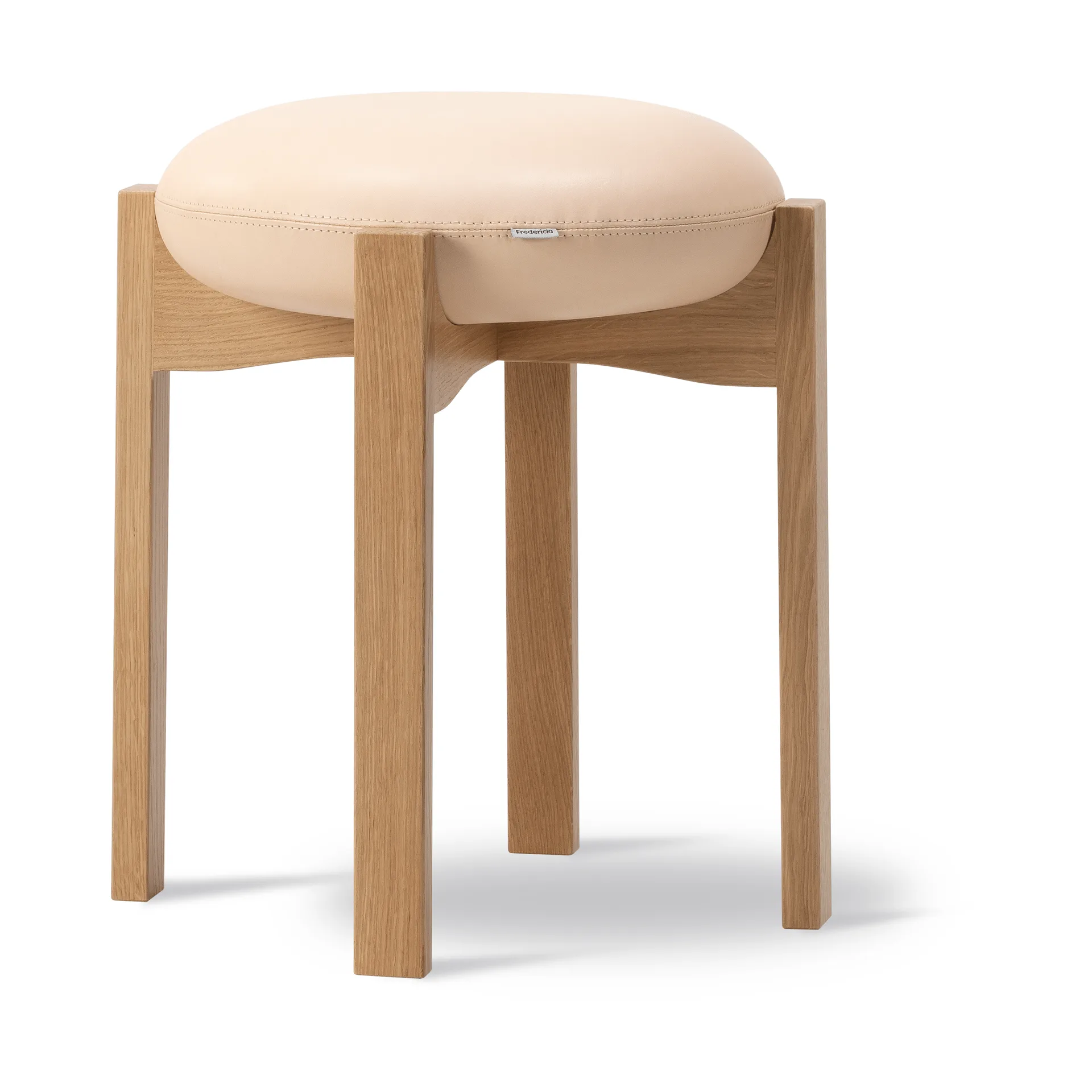 Pioneer rund pall låg, Läder Vegeta 90-lackerad ek, Ø41x46 cm Fredericia Furniture