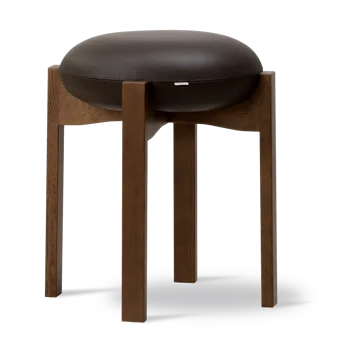 Pioneer rund pall låg - Primo 86-1-rökbets lackad ek - Fredericia Furniture