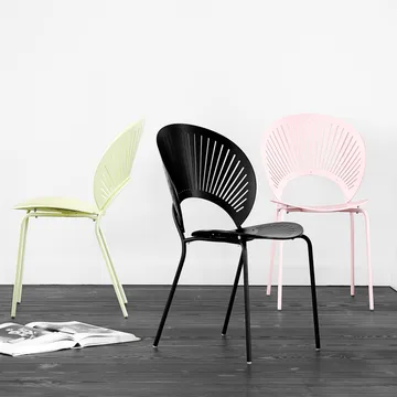 Trinidad 3398 stol - Klarlackad valnöt-ben krom - Fredericia Furniture