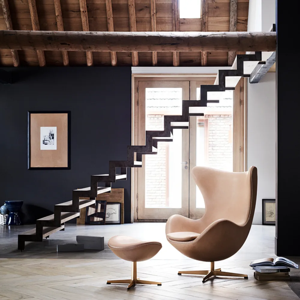 Ägget 3316 fåtölj, Leather aura black brown-steel Fritz Hansen