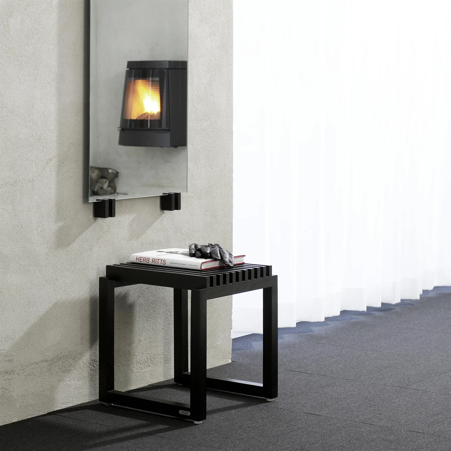 Cutter pall, Svartlackerad ek Fritz Hansen