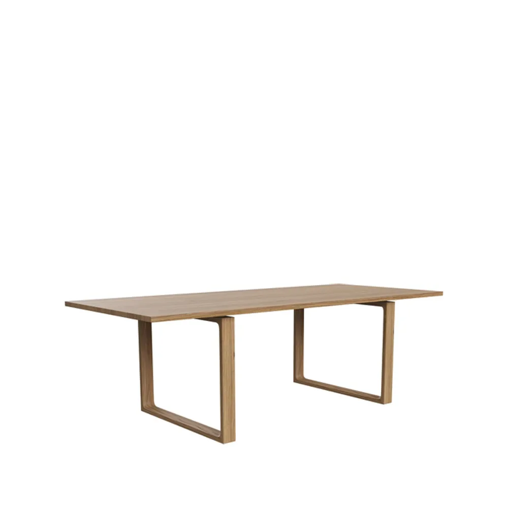 Essay CM22 matbord, Oljad ek Fritz Hansen