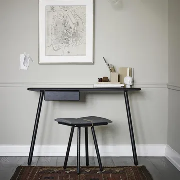 Georg konsollbord - svartlackerad ek - Fritz Hansen