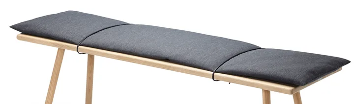 Georg ulldyna med rem till bänk - Mörkgrå-svart - Fritz Hansen
