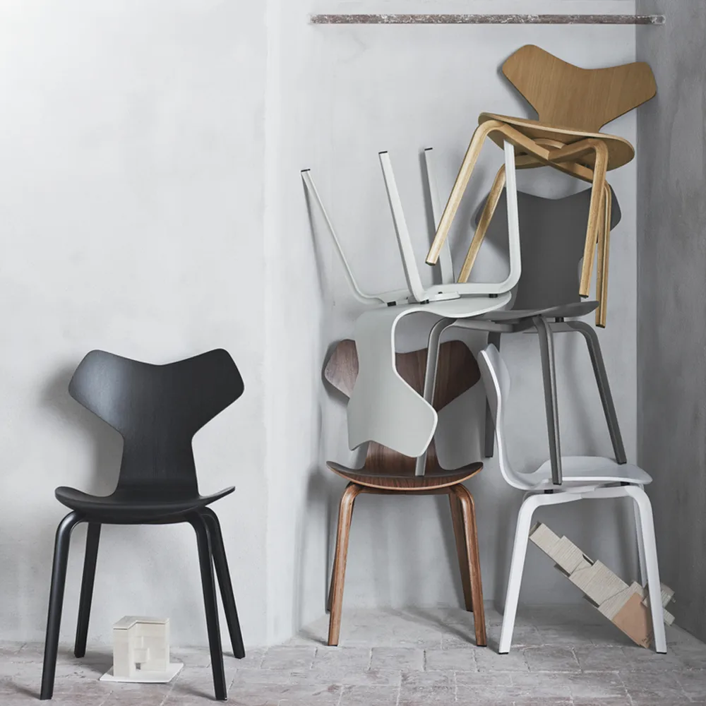Grand Prix 4130 stol, Lacquered walnut Fritz Hansen