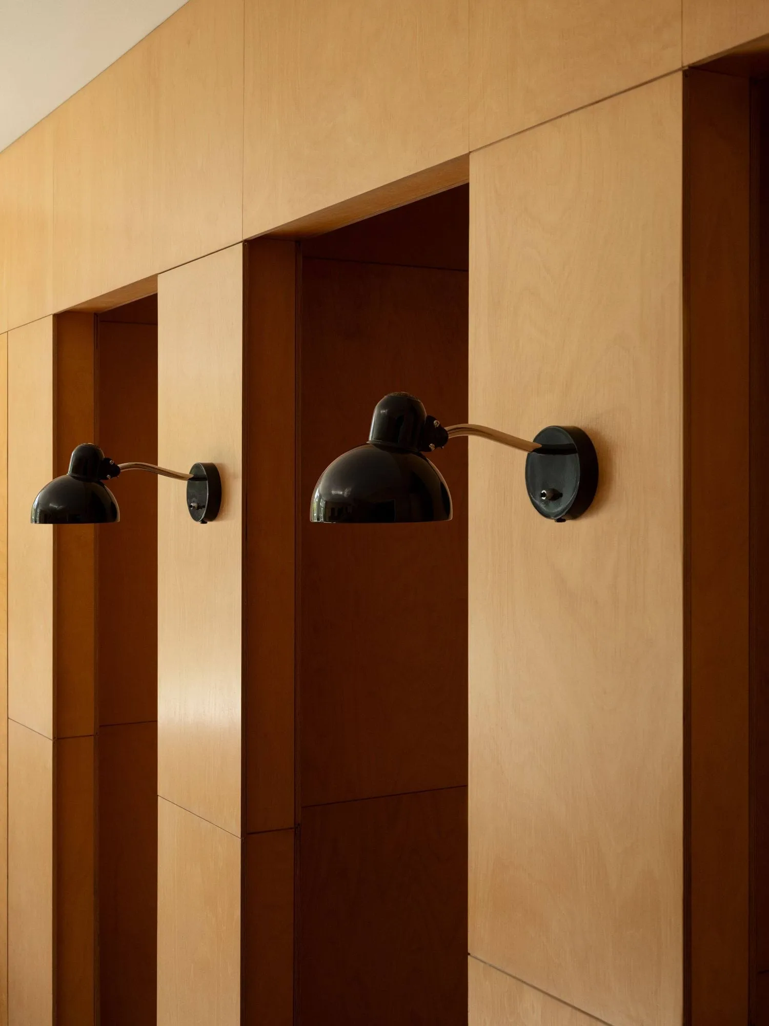 Kaiser Idell 6567-W vägglampa, Black Fritz Hansen
