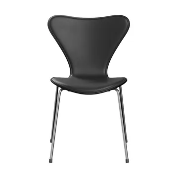 Sjuan 3107 framsidesklädd stol - Essential black läder-svart ask-krom - Fritz Hansen