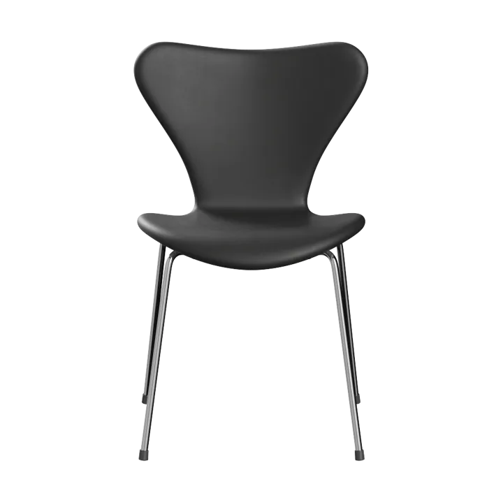 Sjuan 3107 helklädd stol - Essential black läder-kromat stativ - Fritz Hansen