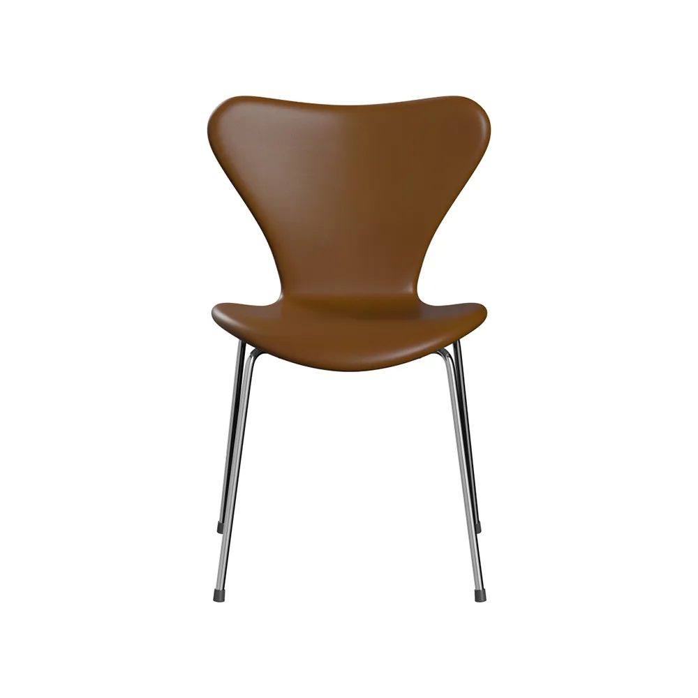 Sjuan 3107 helklädd stol, Läder Soft walnut, kromat stålstativ Fritz Hansen