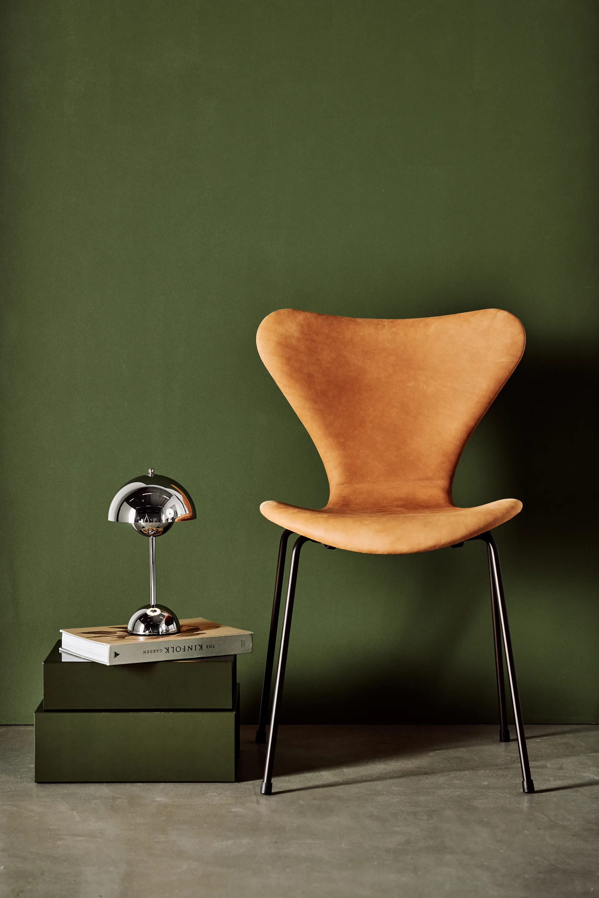 Sjuan 3107 helklädd Stol Special Edition, Dunes Cognac-brown Fritz Hansen