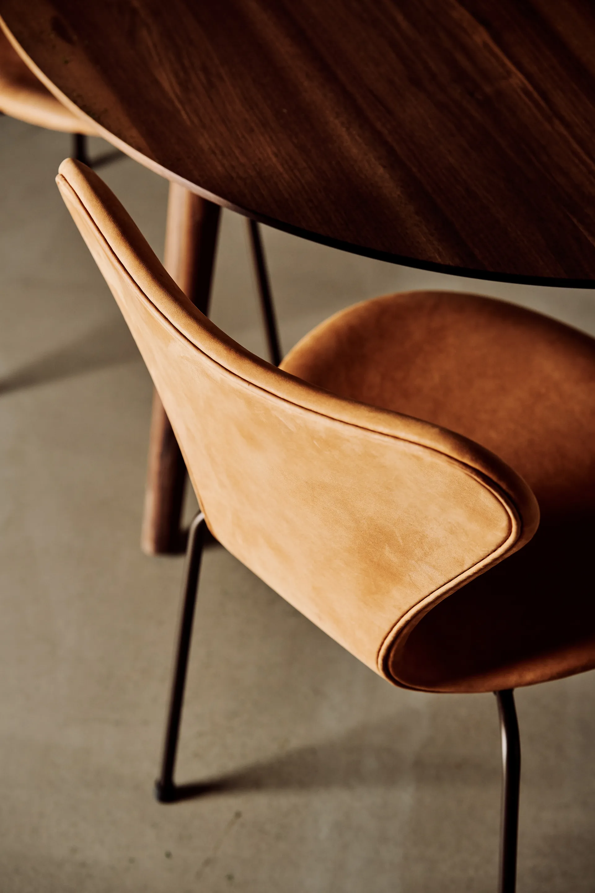 Sjuan 3107 helklädd Stol Special Edition, Dunes Cognac-brown Fritz Hansen