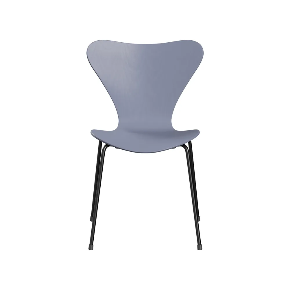 Sjuan 3107 stol, Lavender blue-färgad ask-svart stativ Fritz Hansen