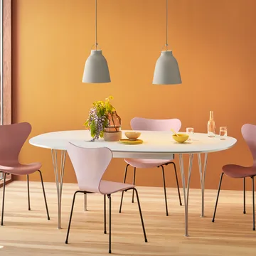Sjuan 3107 stol - Olive green-färgad ask-svart stativ - Fritz Hansen