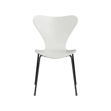 Sjuan 3107 stol - Vit-färgad ask-svart stativ - Fritz Hansen