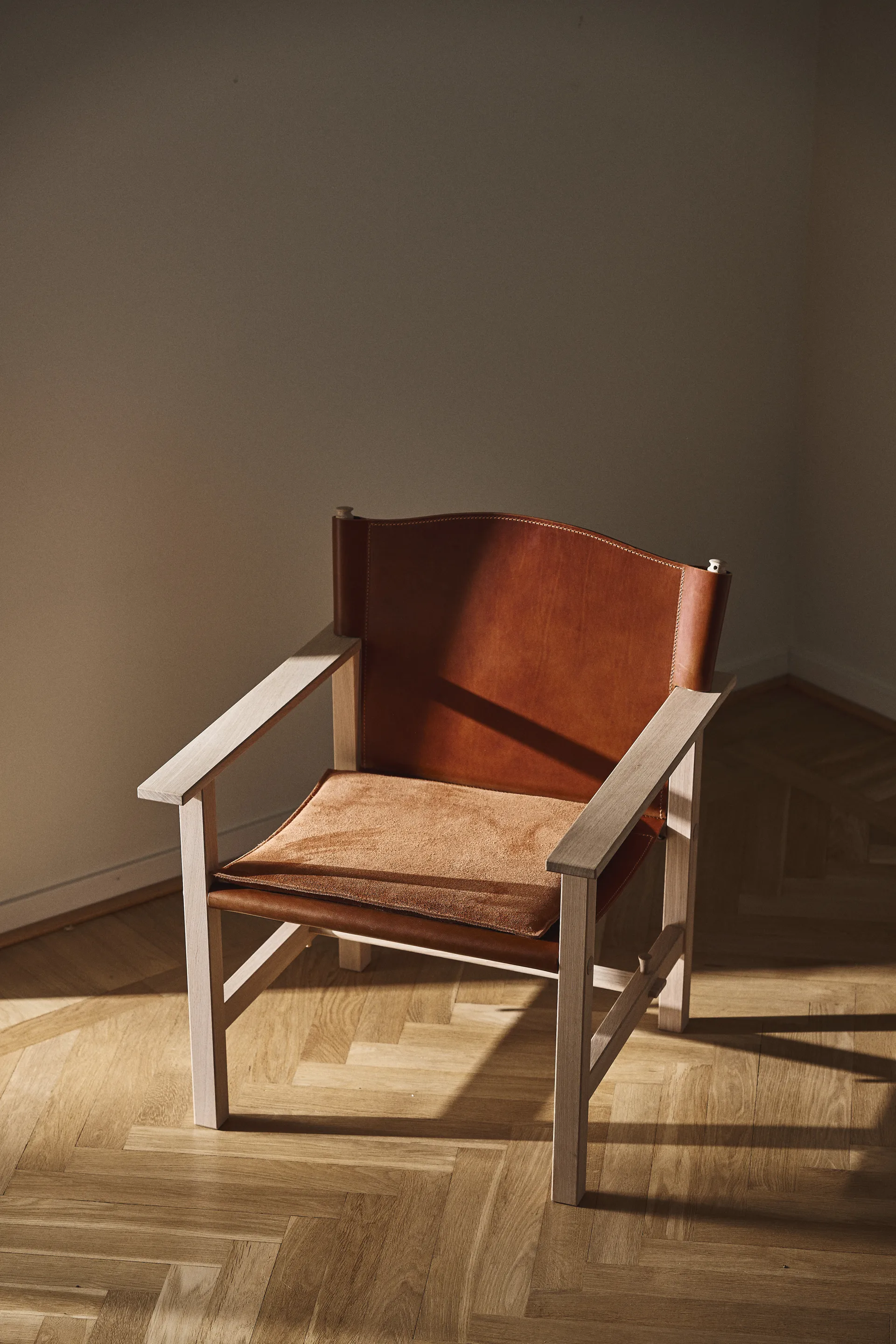 Ferdinand fåtölj, Ek-obehandl-tärnsjö läder cognac Gärsnäs