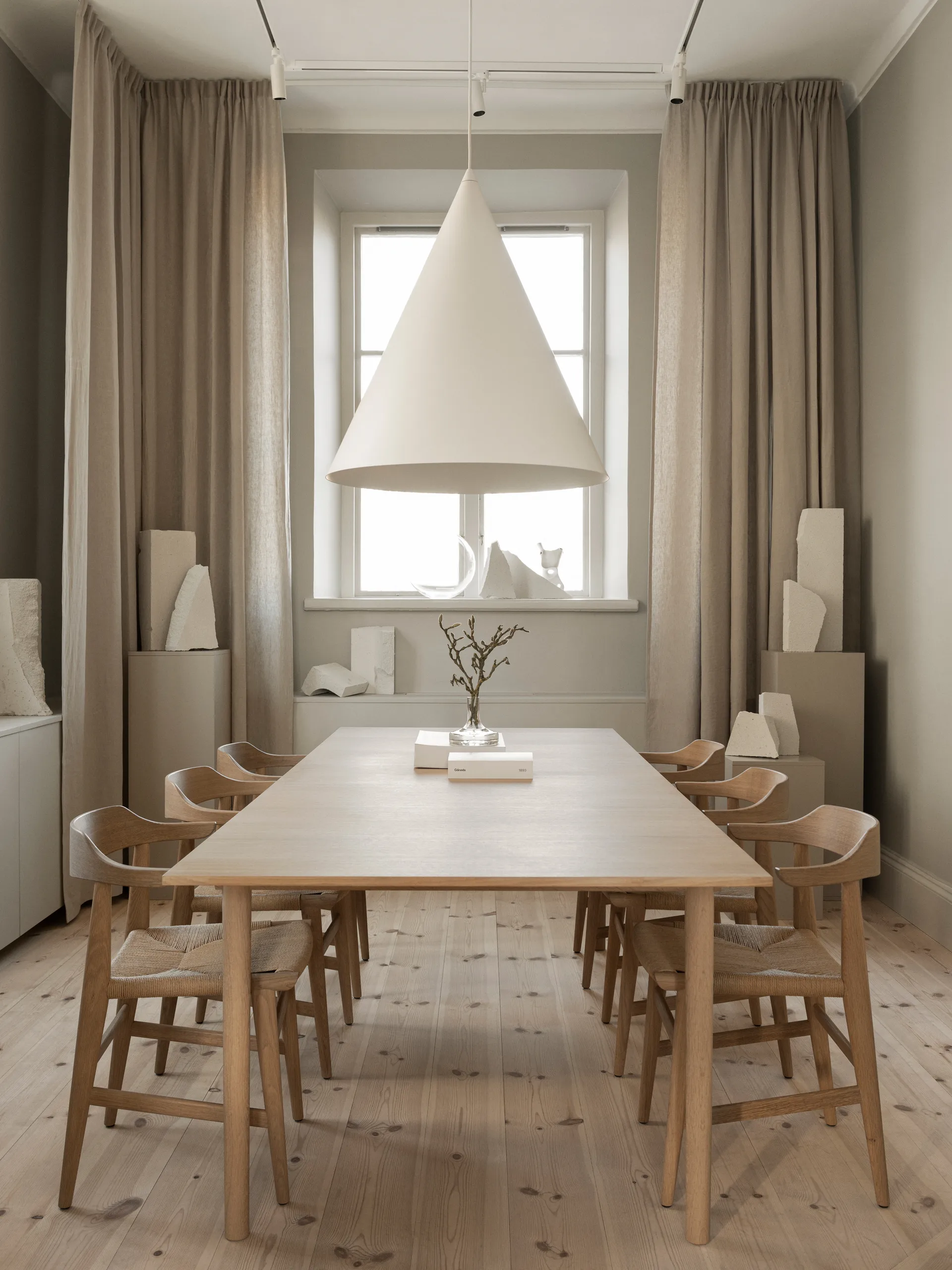Hedda karmstol, Ek natural monocoating-papperssnöre natur Gärsnäs