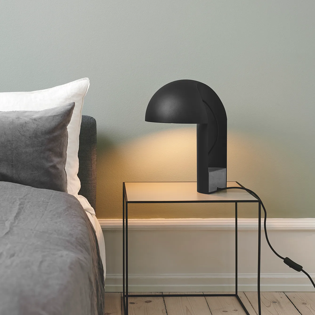Leery bordslampa 40 cm, Svart Gejst