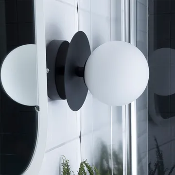 Art Deco 24 vägglampa IP44 - Rök/borstad mässing - Globen Lighting