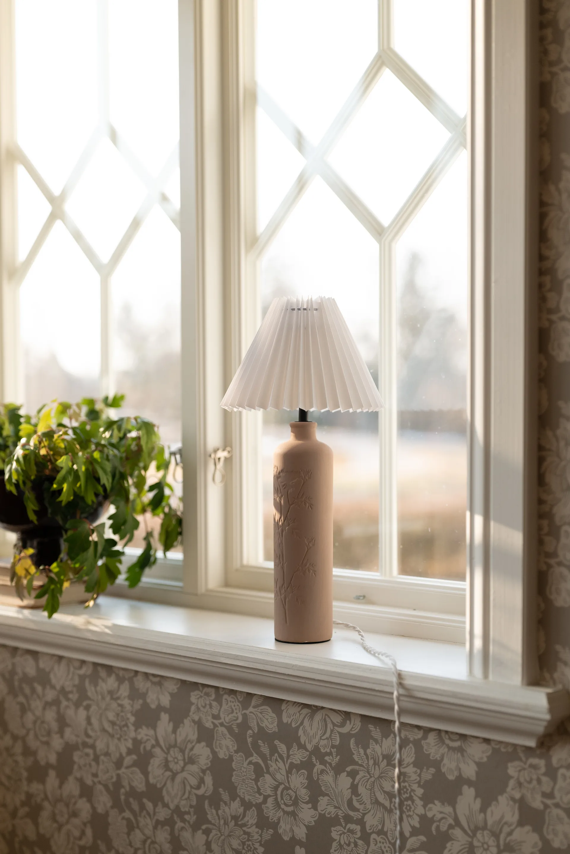Flora bordslampa 46 cm, Mud Globen Lighting
