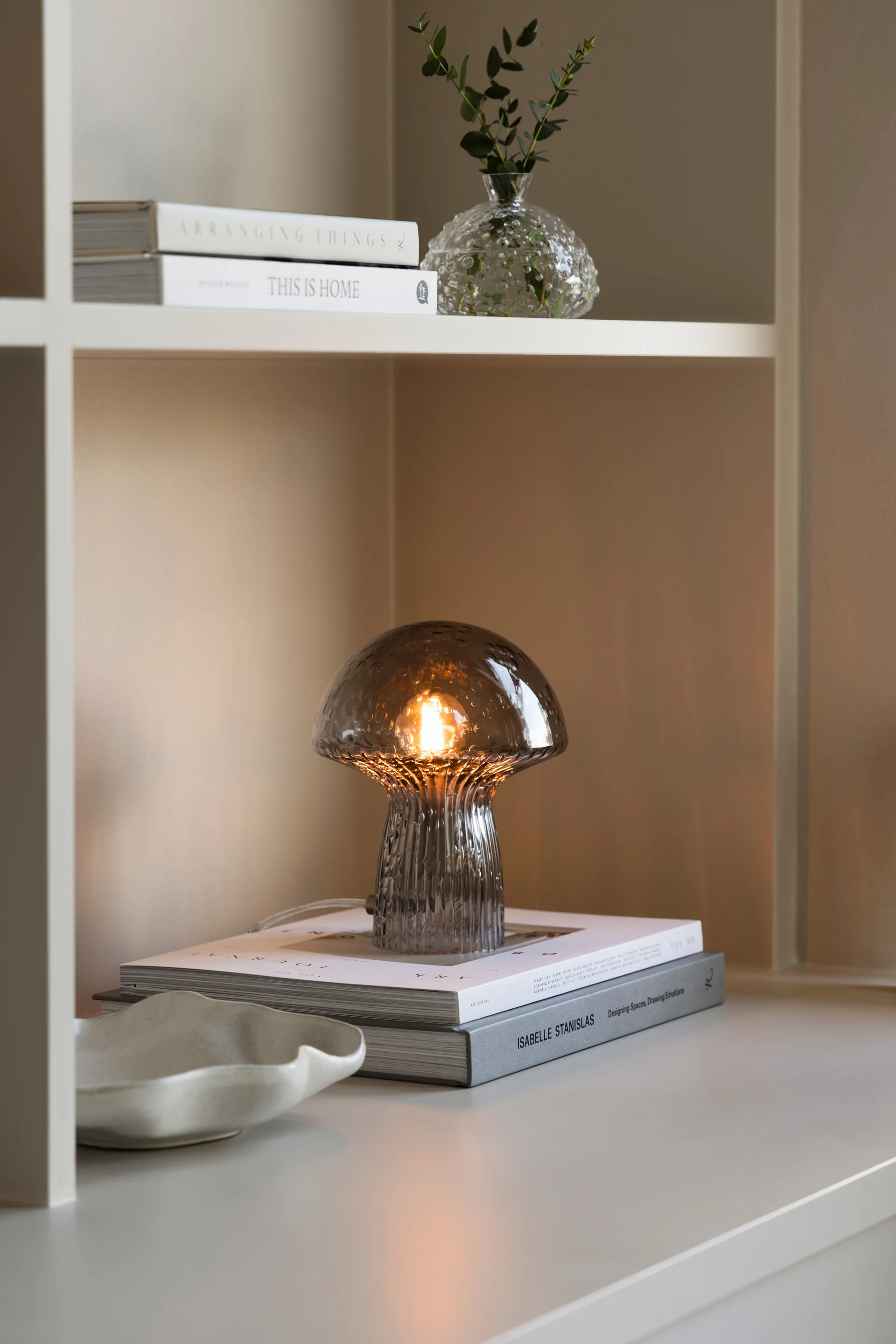 Fungo bordslampa Special Edition Rök, Ø16 cm, H:20 cm Globen Lighting