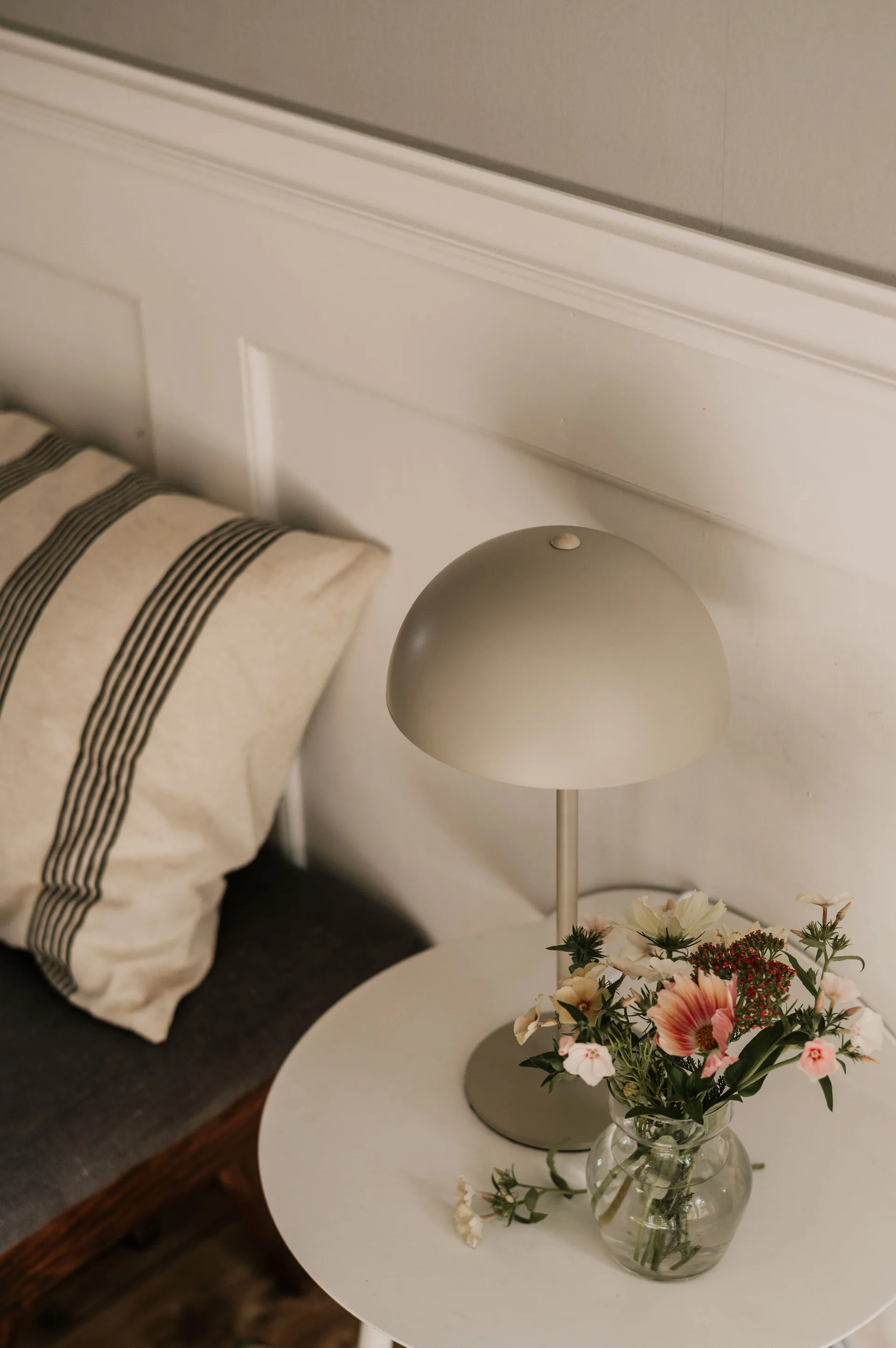Icon bordslampa 36 cm, Latte Globen Lighting