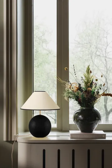 Iris 35 bordslampa 39 cm - Noir - Globen Lighting
