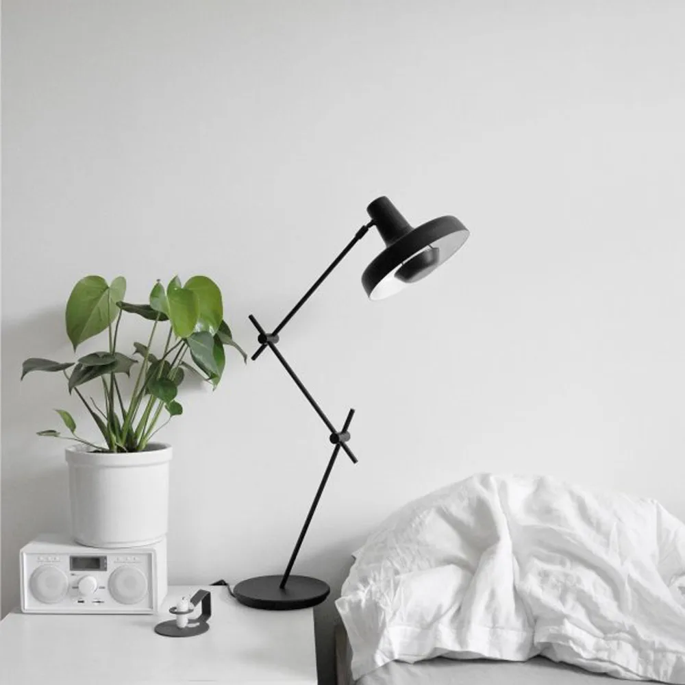 Arigato bordslampa, black Grupa