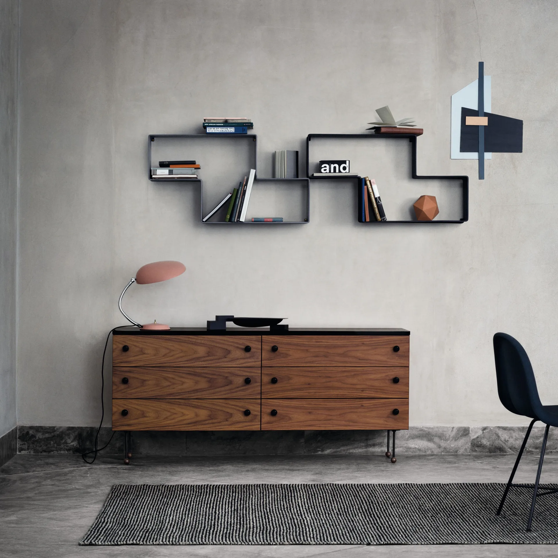 62 Dresser byrå, american walnut, 3 lådor GUBI