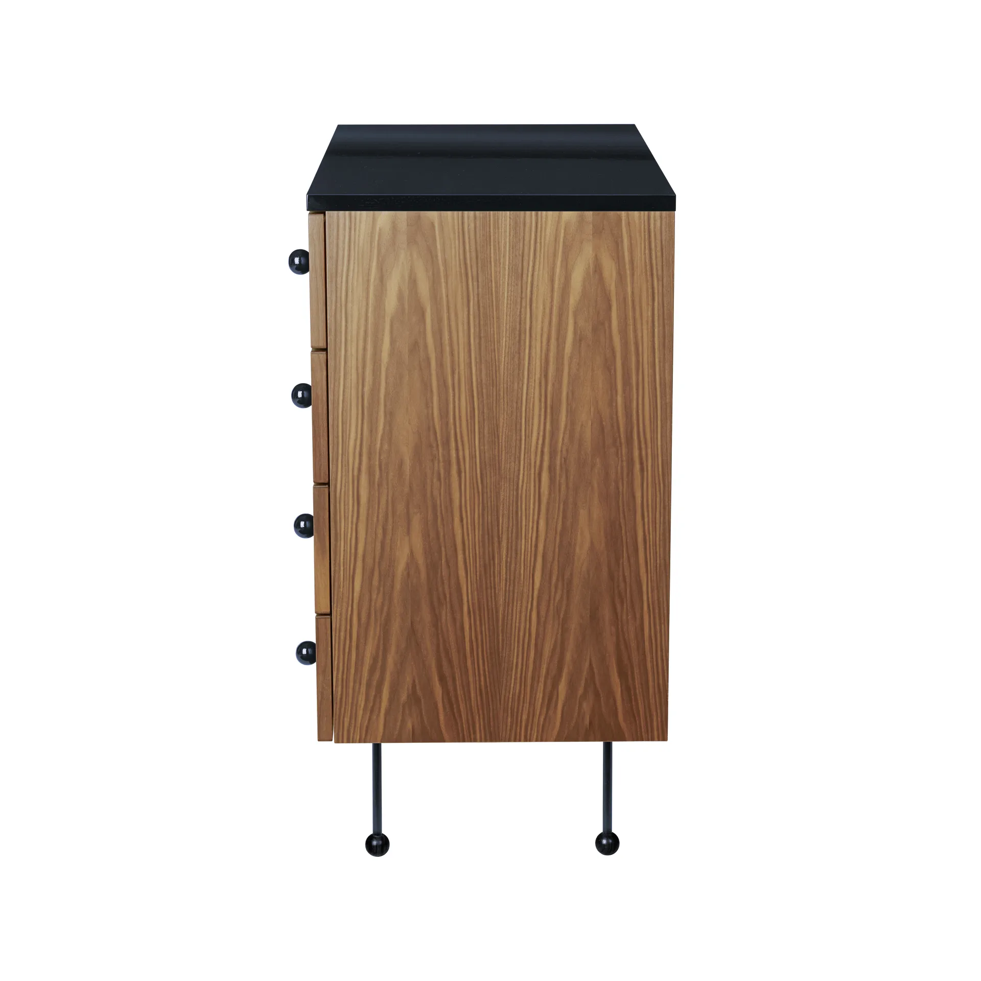 62 Dresser byrå, american walnut, 4 lådor GUBI