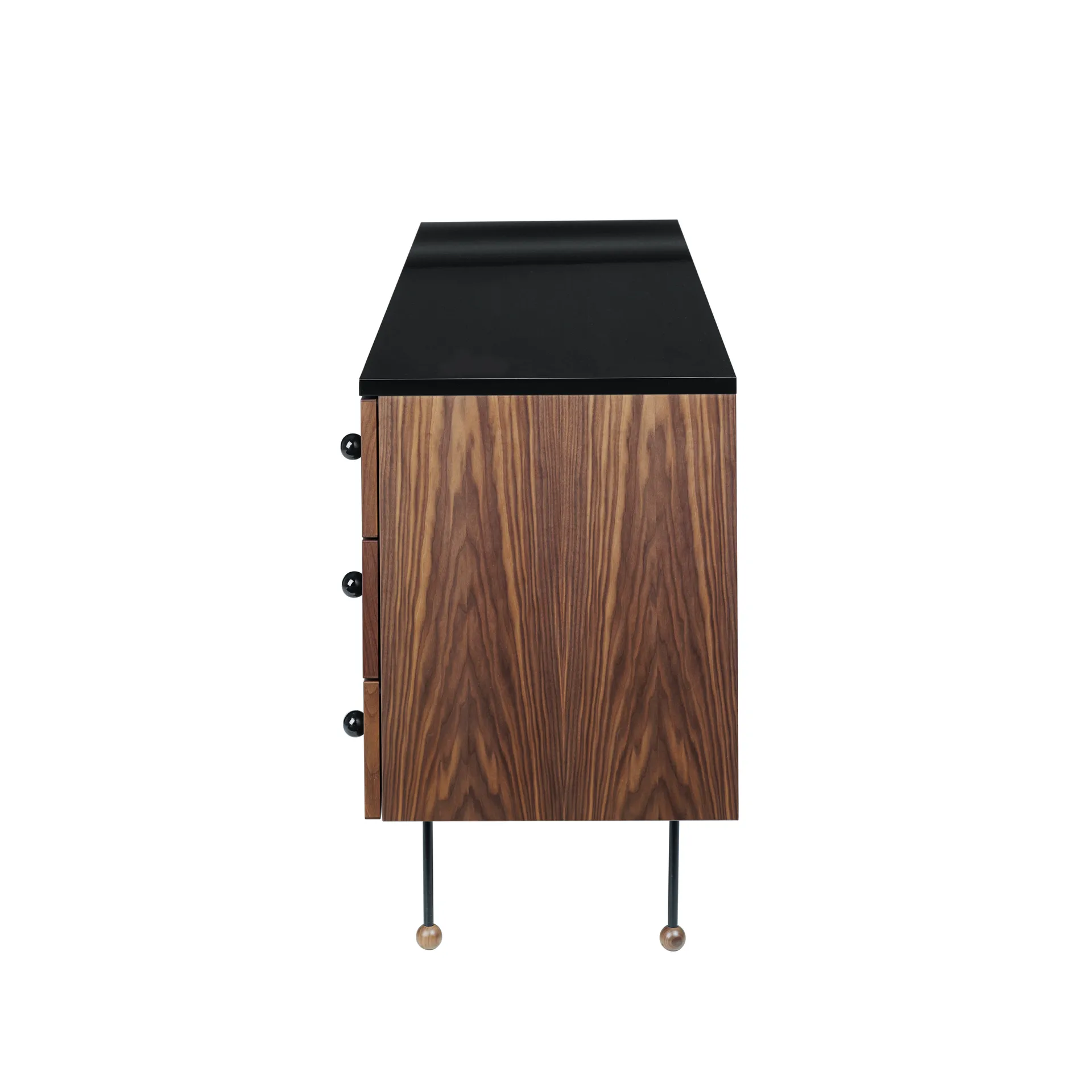 62 Dresser byrå, american walnut, 6 lådor GUBI