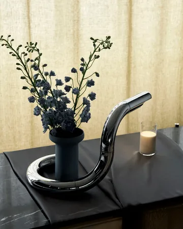 Aspide bordslampa - Krom - GUBI