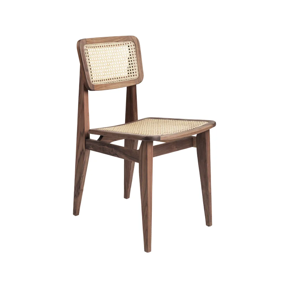 C-Chair stol, american walnut, rotting GUBI