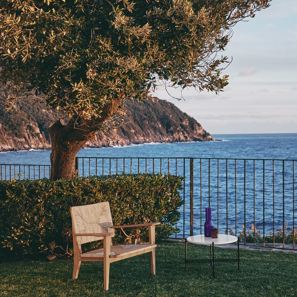 F-chair Outdoor loungefåtölj, Teak GUBI