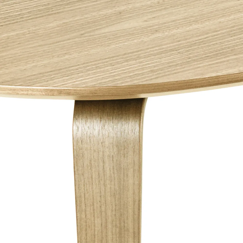 Gubi Elliptical matbord, american walnut GUBI