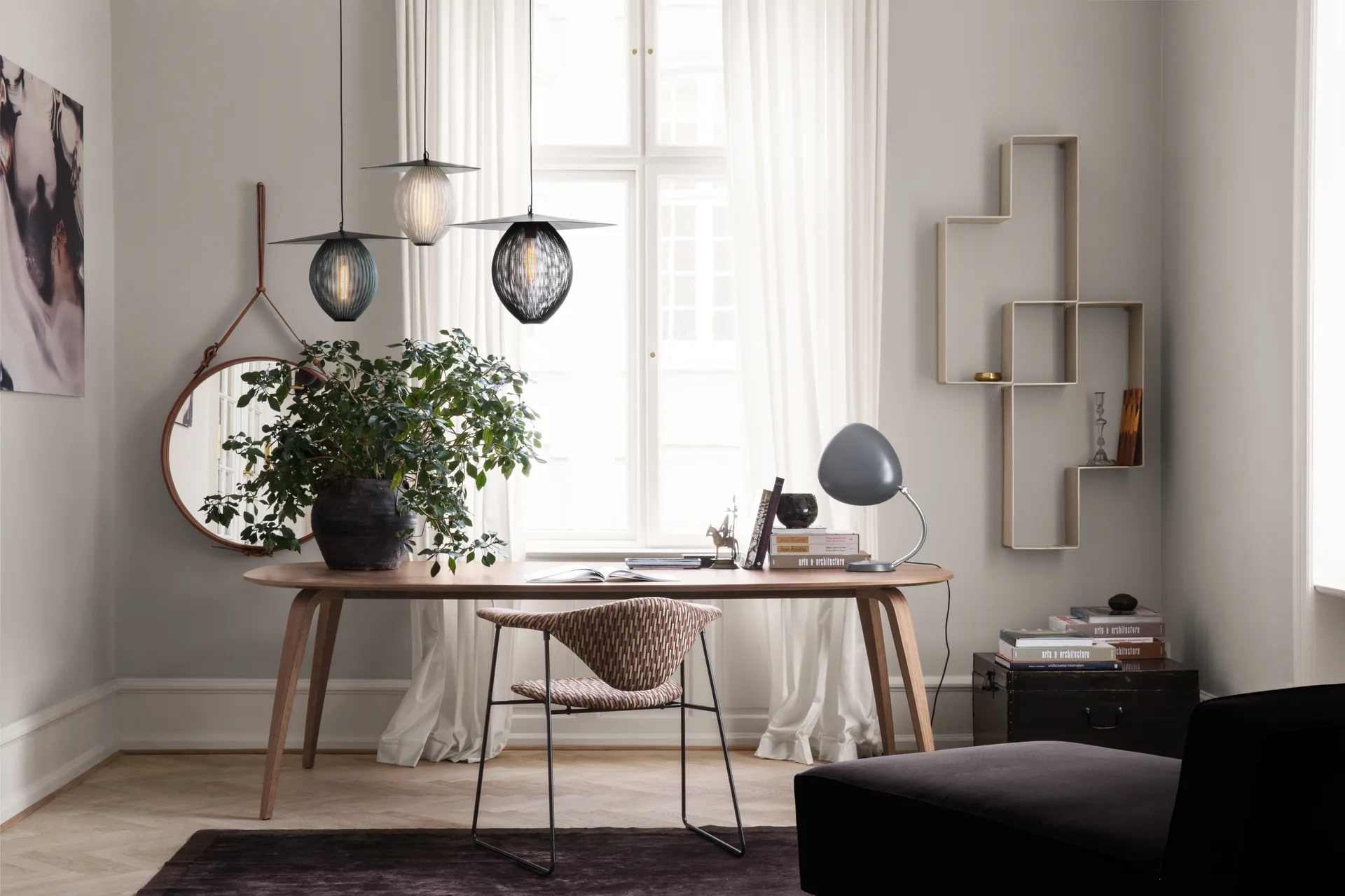 Matégot Dedal bokhylla, Cream White Semi Matt GUBI