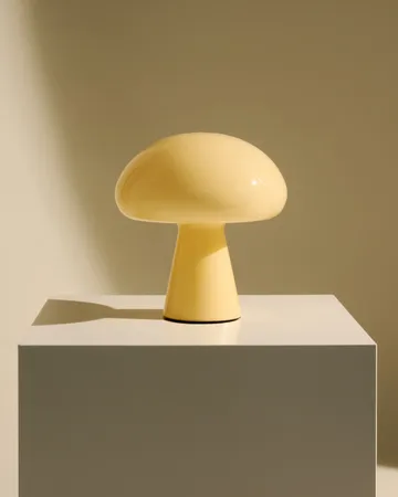 Obello portabel bordslampa - Mellow yellow - GUBI
