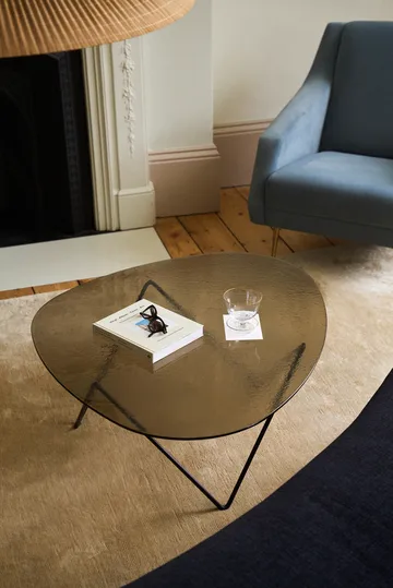 Pedrera soffbord - Svart semimatt-strukturglas brons - GUBI