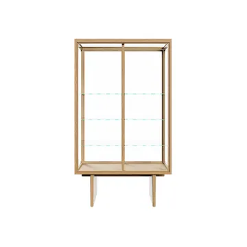 Private vitrinskåp - glas, ljusbetsad ek - GUBI