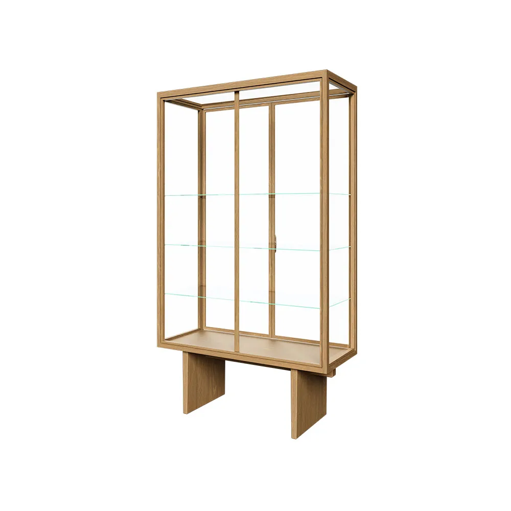 Private vitrinskåp, glas, ljusbetsad ek GUBI