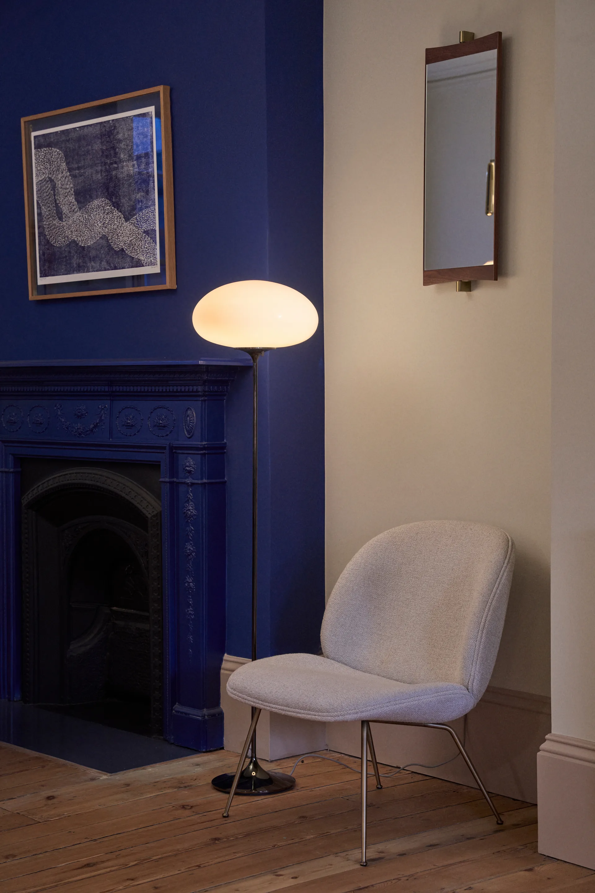 Stemlite golvlampa, Black chrome-opalglas, 110 cm GUBI