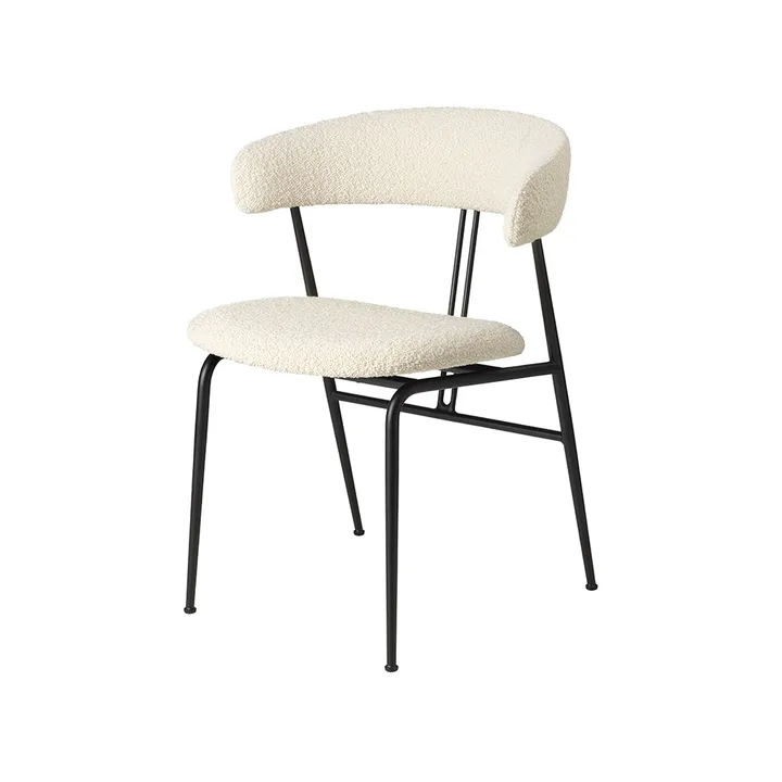 Violin dining chair - Karakorum 001 ivory-black matt - GUBI