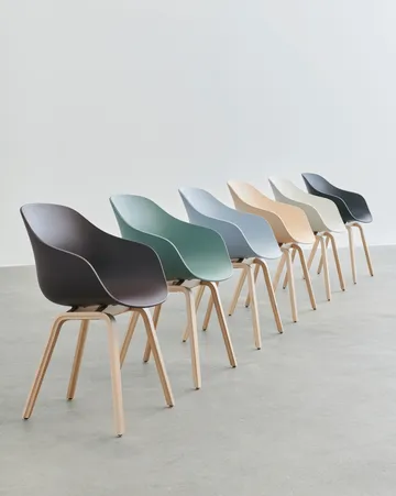 About a Chair 22 stol - Pastellgrön-lackerat ekstativ - HAY
