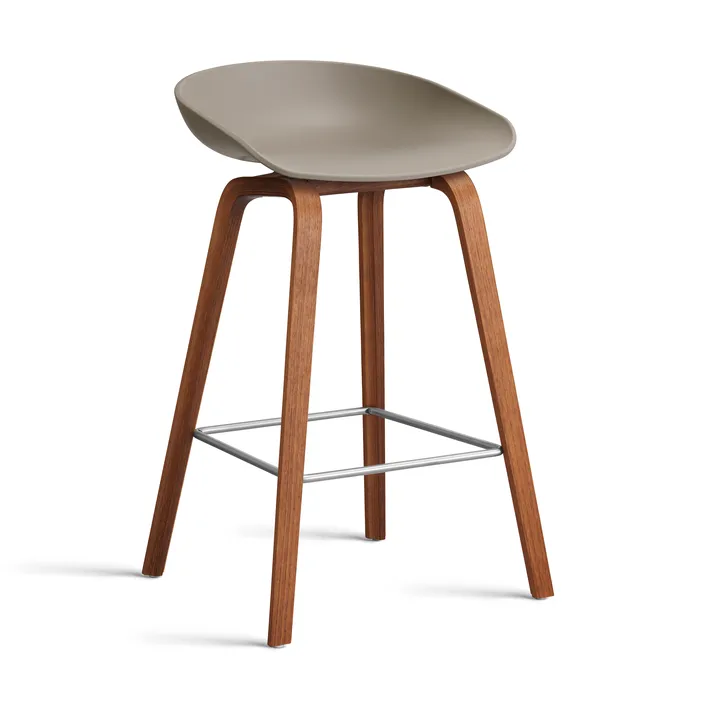About a Stool 32 Low barstol valnötsstativ 2.0 - Khaki-rostfritt stålstöd - HAY