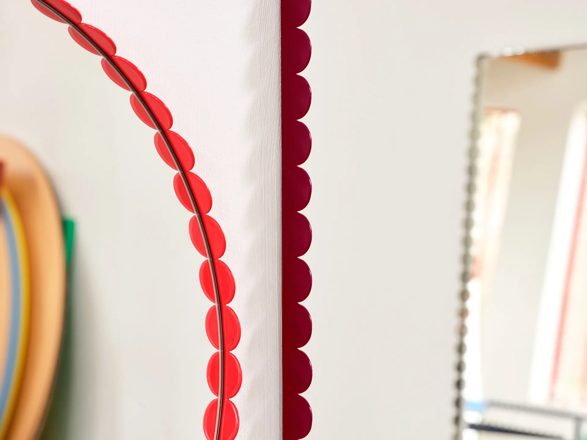 Arcs Mirror spegel Ø60 cm, Red HAY