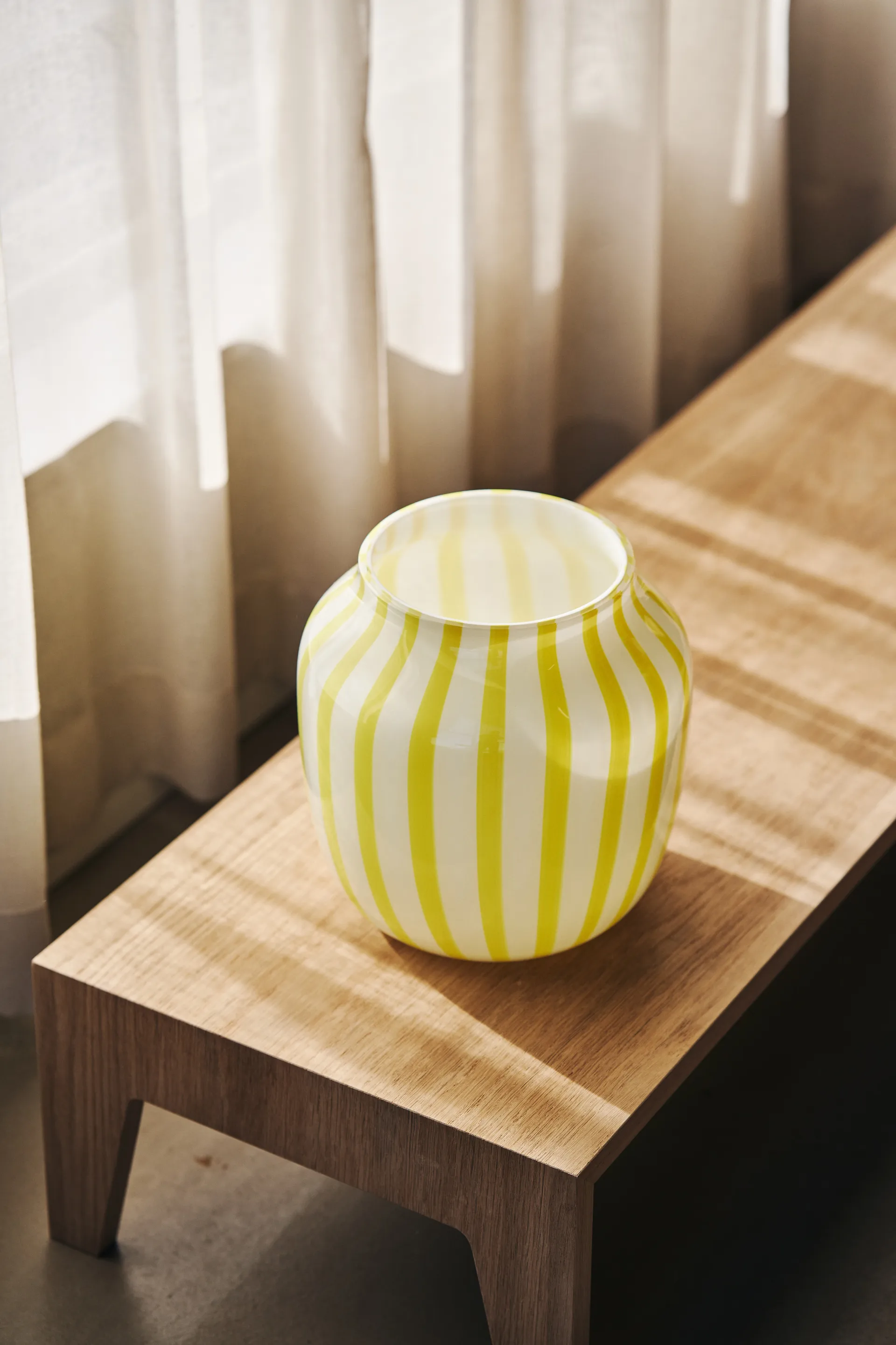 Juice Wide vas 22 cm, Yellow HAY
