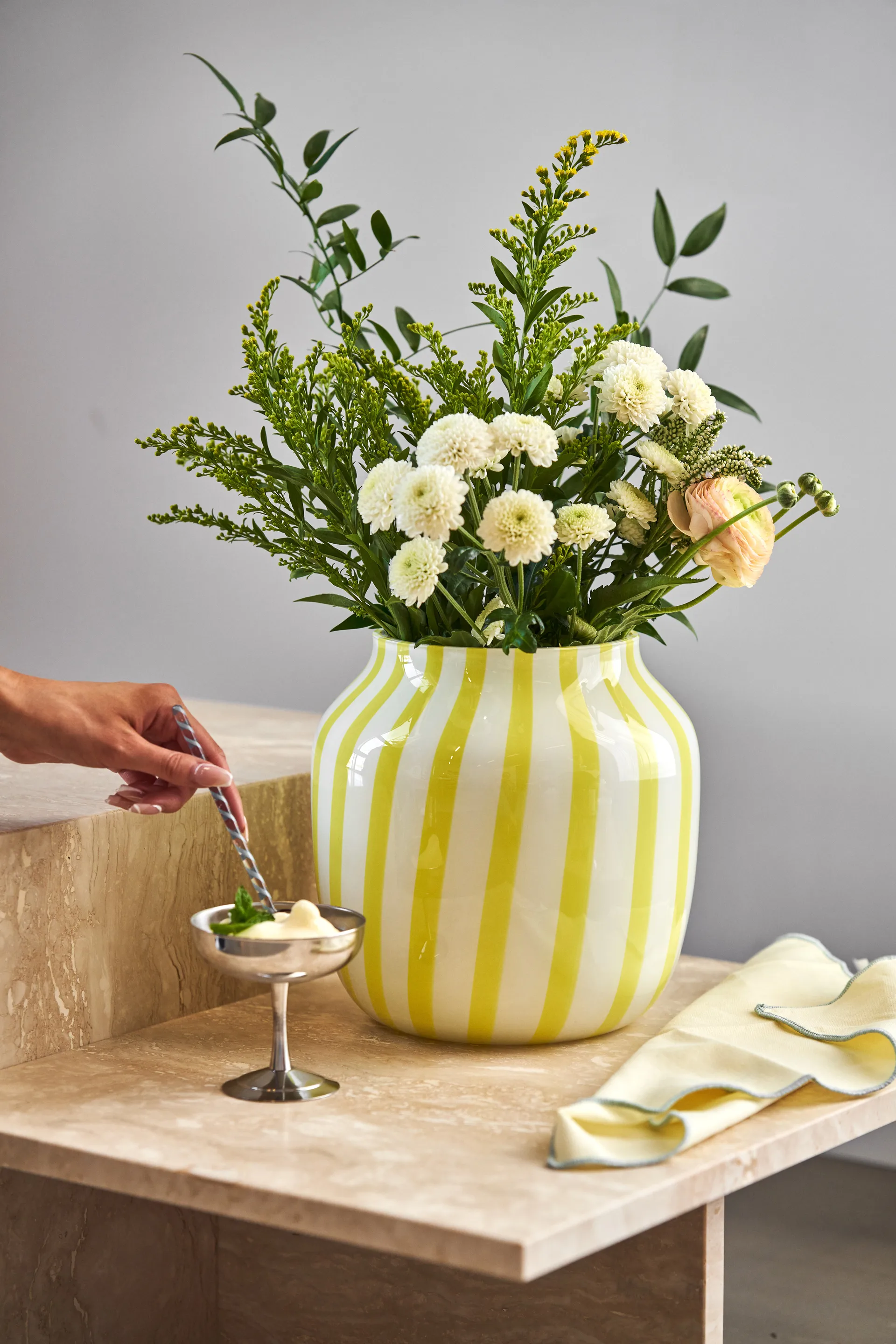 Juice Wide vas 22 cm, Yellow HAY