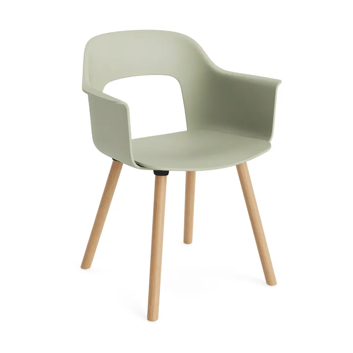 Layout Armchair 221 karmstol - Pastel green-lackerad ek - HAY