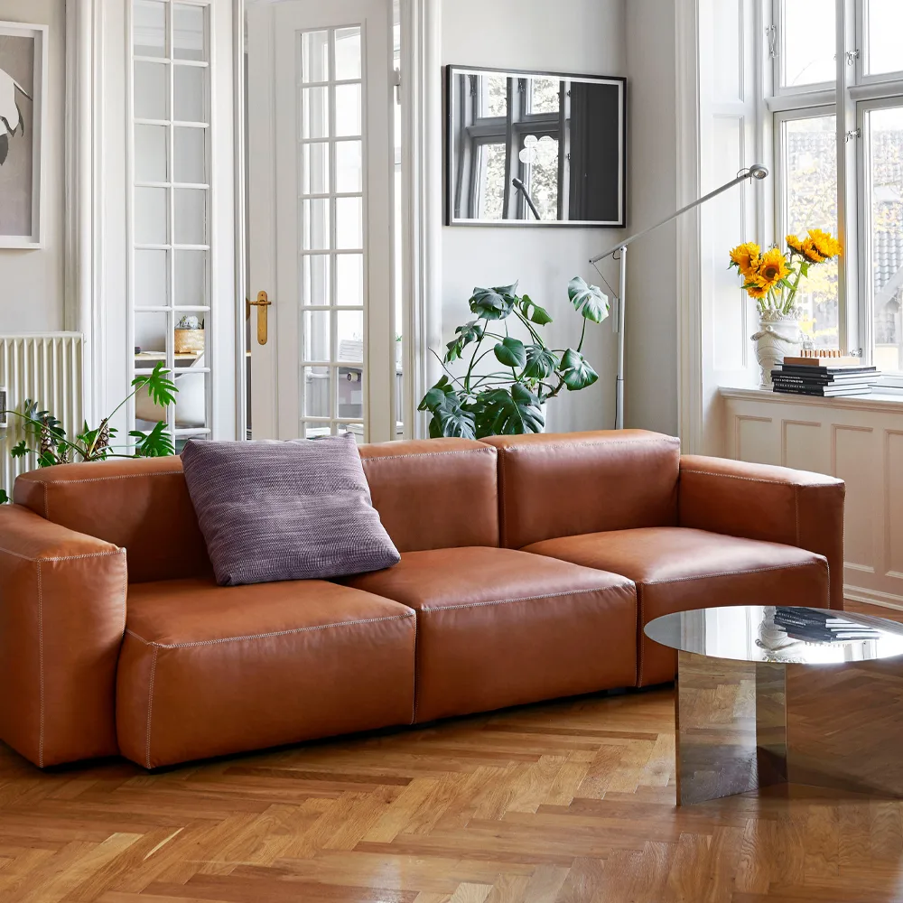 Mags Soft low 3-sits soffa, Sense cognac-ljusgrå söm HAY