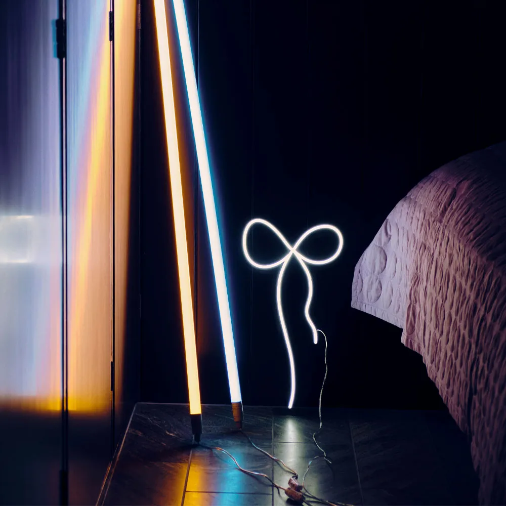 Neon Tube Slim lysrörslampa 50 cm, Blue HAY