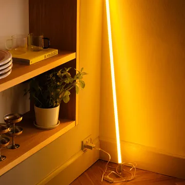 Neon Tube Slim lysrörslampa 50 cm - Blue - HAY